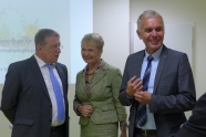 Staatssekretärin Gurr-Hirsch im Gespräch mit OB Schramm und Rainer Prischenk 