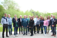 Gruppenbild mit allen Referenten und Teilnehmern der Abschlussveranstaltung.