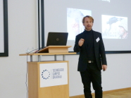 Bruno Jahn vom Berater-Label fuchsschwarm beim Vortrag